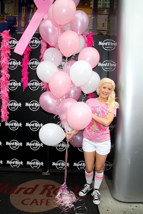 Holly Madison in shorts صور هولي ماديسون بالشورت صور لعام 2024 و 2025 do.php?img=2524